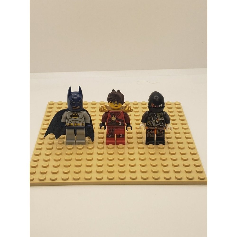 LEGO Minifigure Mixed Lot of 3 Batman  Head Gear C0497